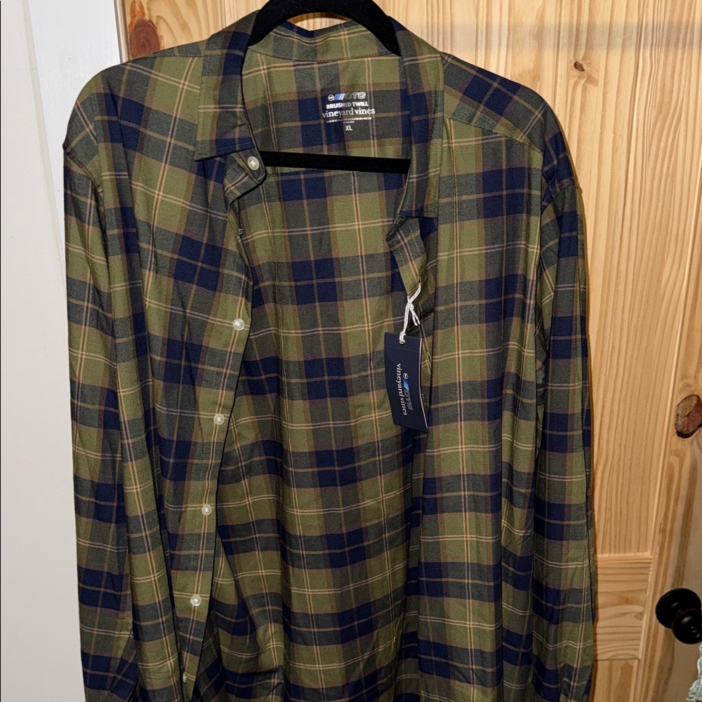 Vineyard Vines Men's Plaid Shirt Jacket in Green and Navy